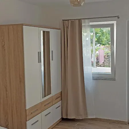 Apartament House *