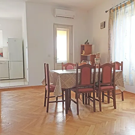 House * سبليت