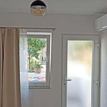 Apartment House Split